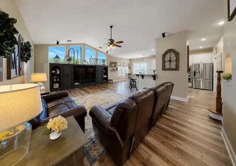 10619 Lithia Estates Drive Lithia FL 33547