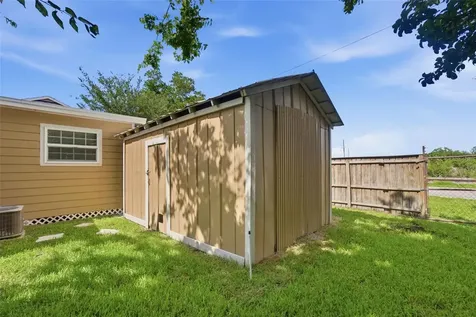 715 Wylly Avenue Sanford FL 32773