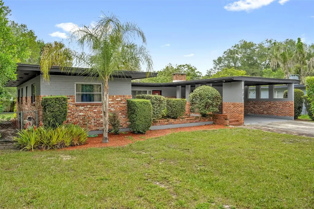 721 W Euclid Avenue Deland FL 32720