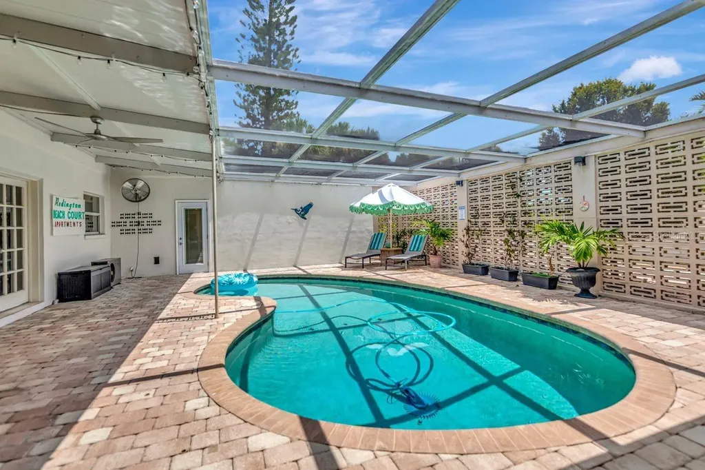 1950 45th Street N St Petersburg FL 33713