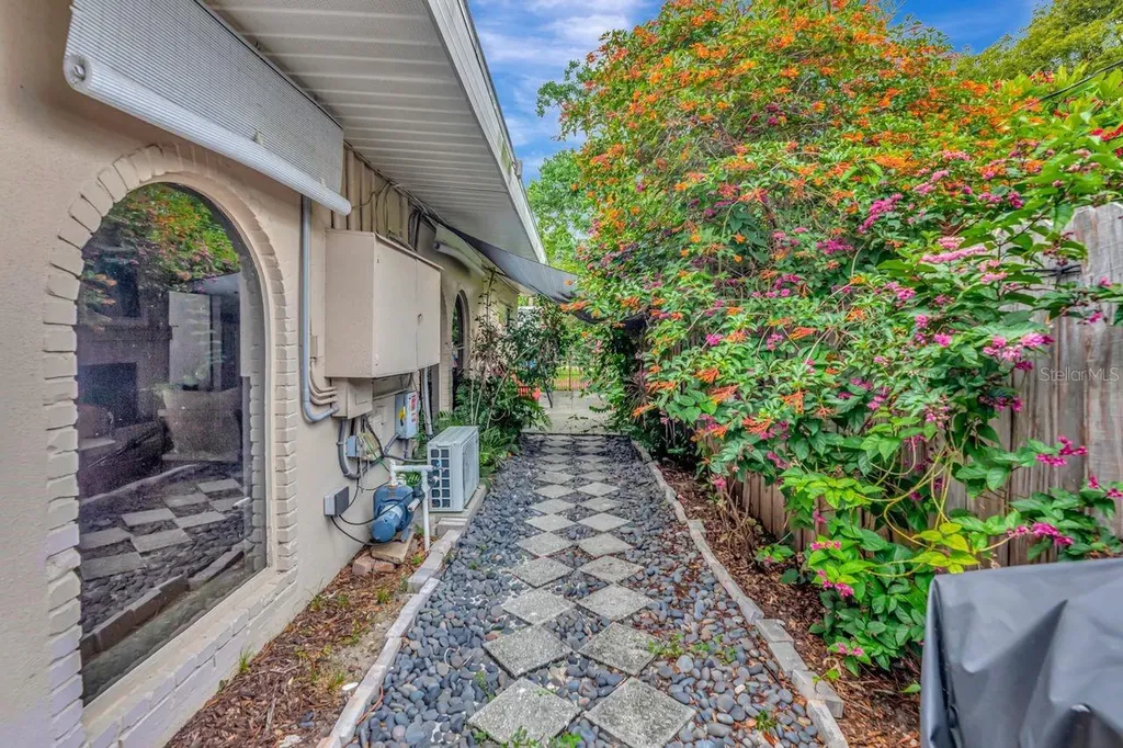 1950 45th Street N St Petersburg FL 33713