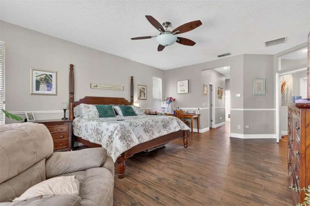 4552 Lake Calabay Drive Orlando FL 32837