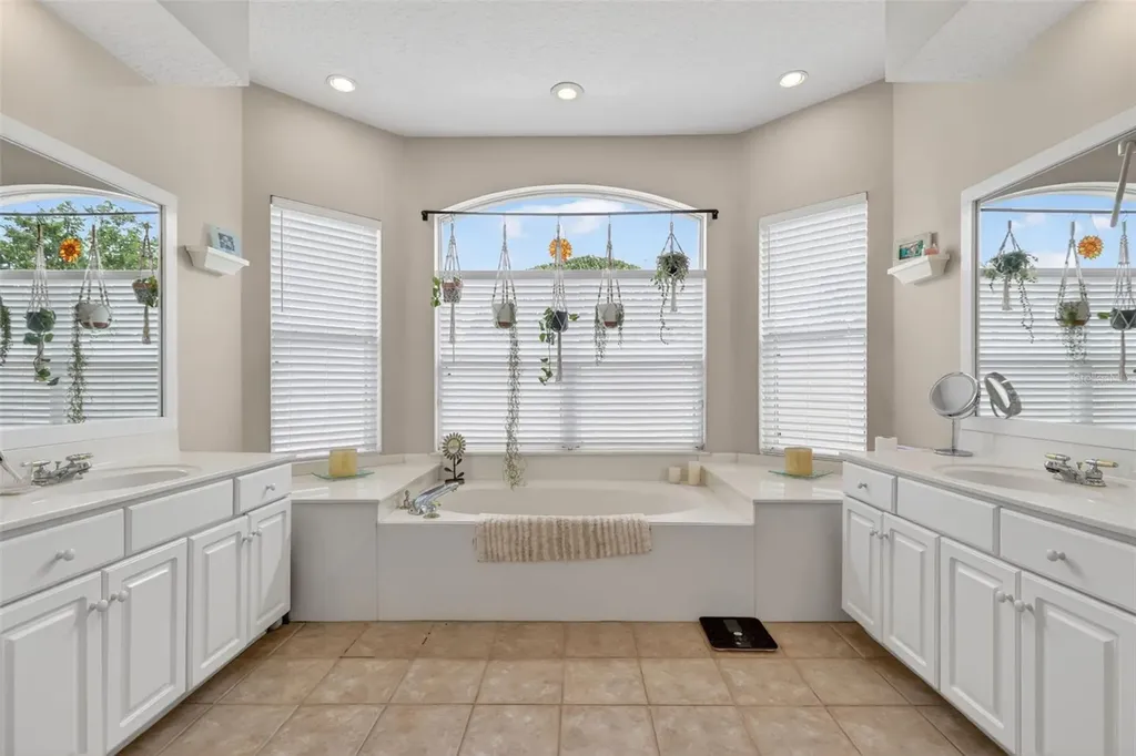 4552 Lake Calabay Drive Orlando FL 32837
