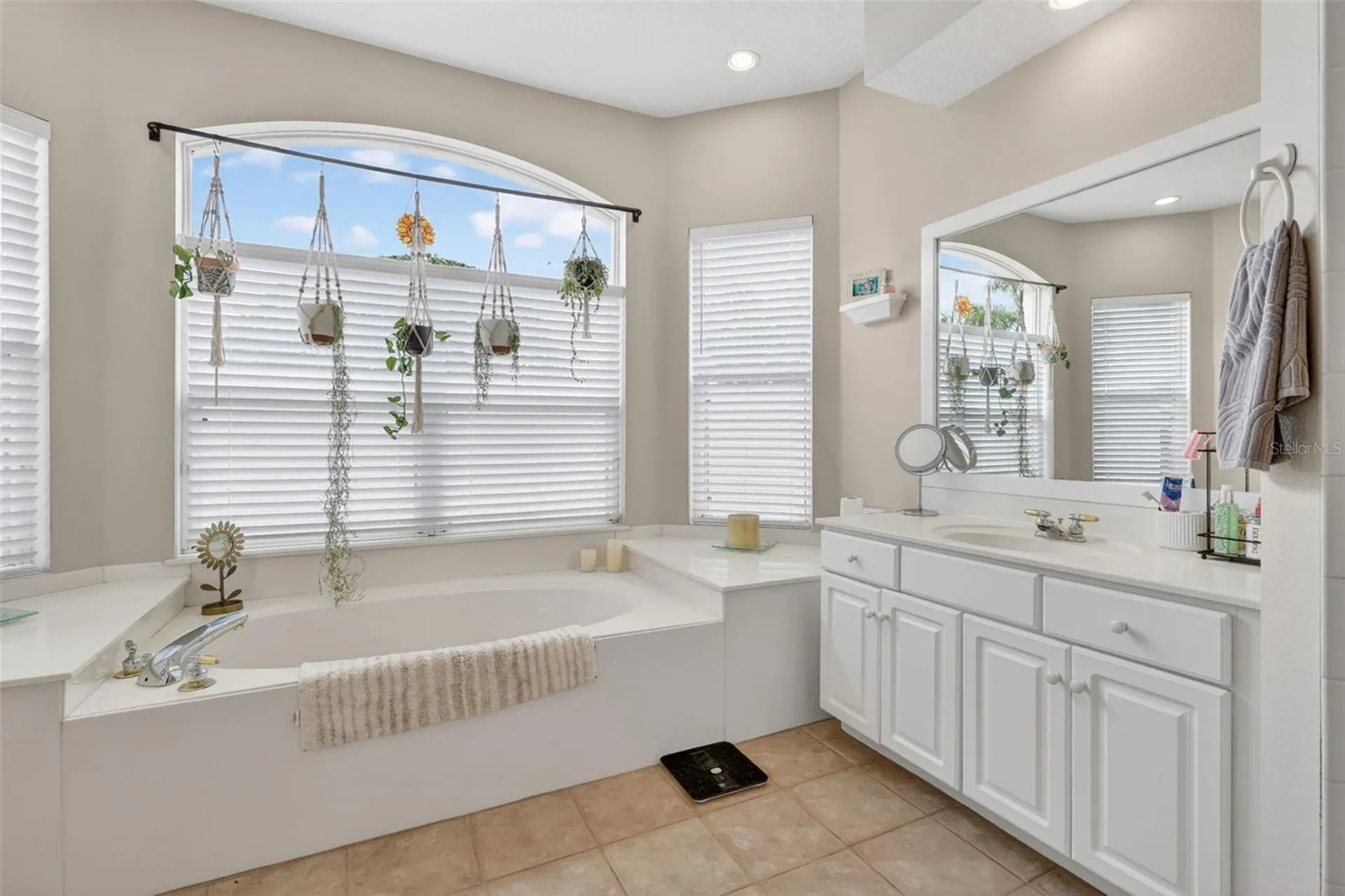 4552 Lake Calabay Drive Orlando FL 32837