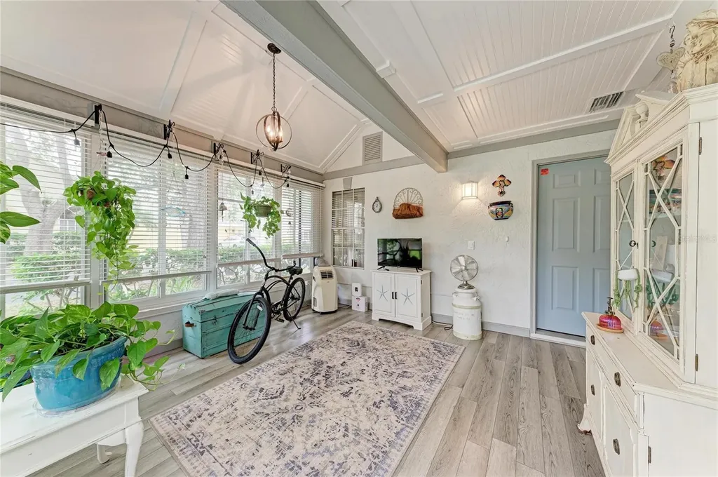 4512 Citation Lane Sarasota FL 34233