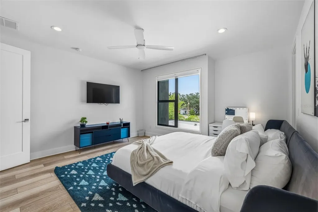 2701 N Poplar Avenue Tampa FL 33602