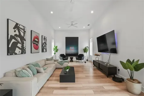 2701 N Poplar Avenue Tampa FL 33602