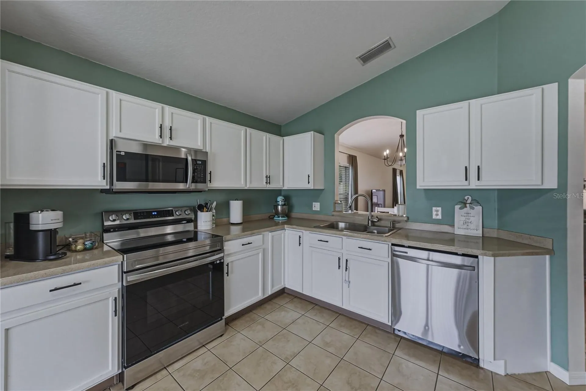 8160 Canterbury Lake Boulevard Tampa FL 33619