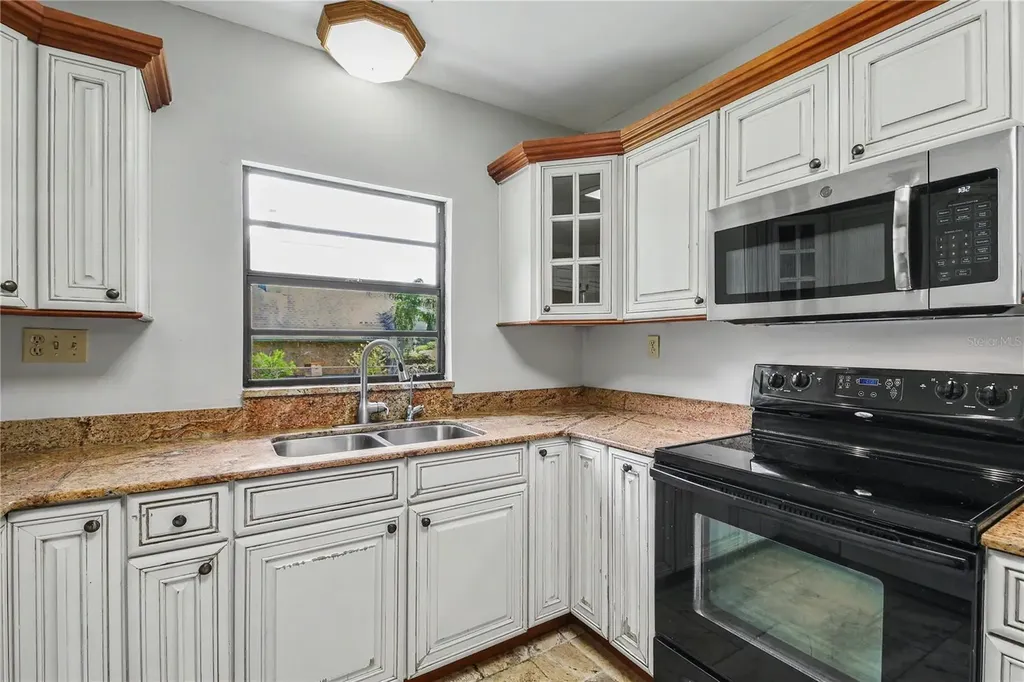 17305 Sherman Road Lutz FL 33558