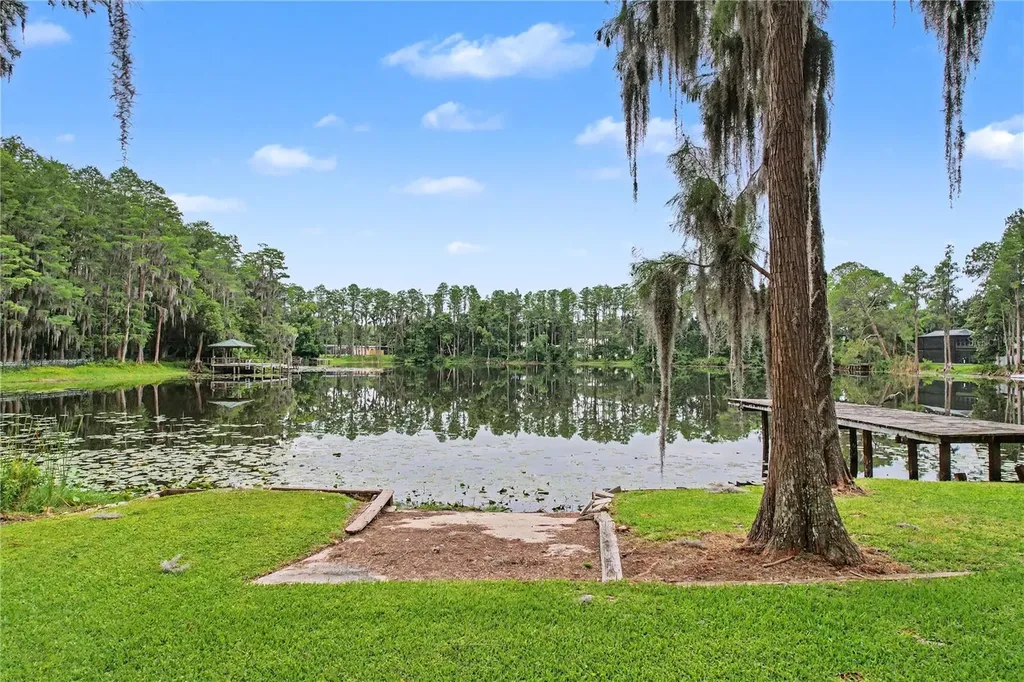17305 Sherman Road Lutz FL 33558