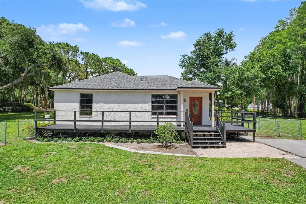 17305 Sherman Road Lutz FL 33558