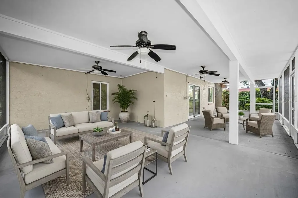 10050 62nd Avenue N St Petersburg FL 33708
