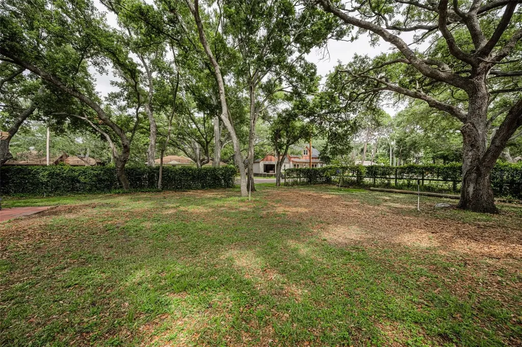 10050 62nd Avenue N St Petersburg FL 33708