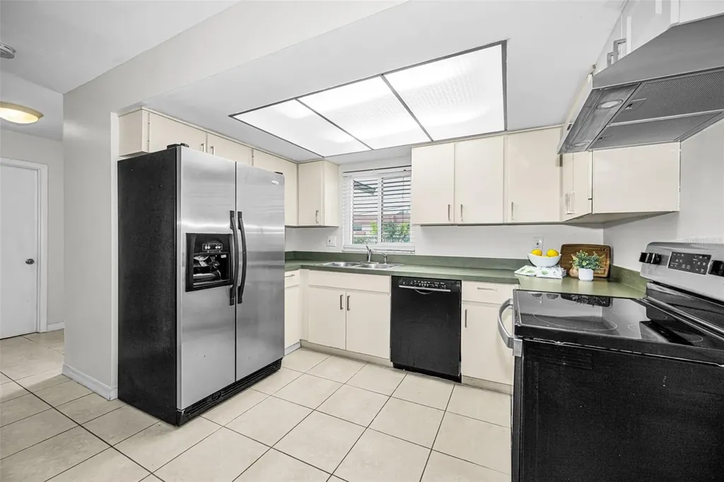 10050 62nd Avenue N St Petersburg FL 33708