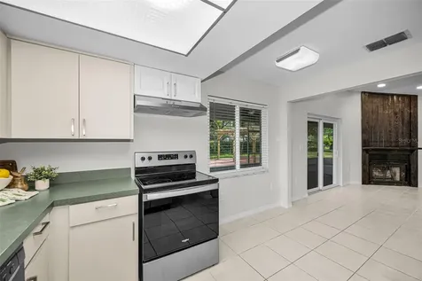 10050 62nd Avenue N St Petersburg FL 33708