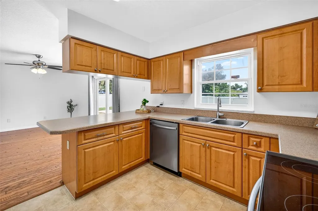 37121 Meridian Avenue Dade City FL 33525