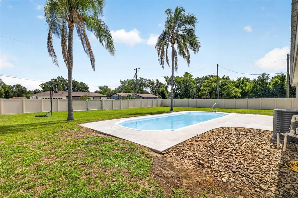 37121 Meridian Avenue Dade City FL 33525