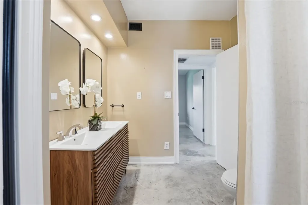 4033 Ibis Drive Orlando FL 32803