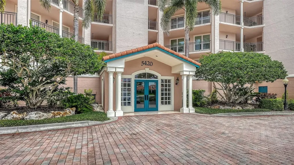 5420 Eagles Point Circle Sarasota FL 34231
