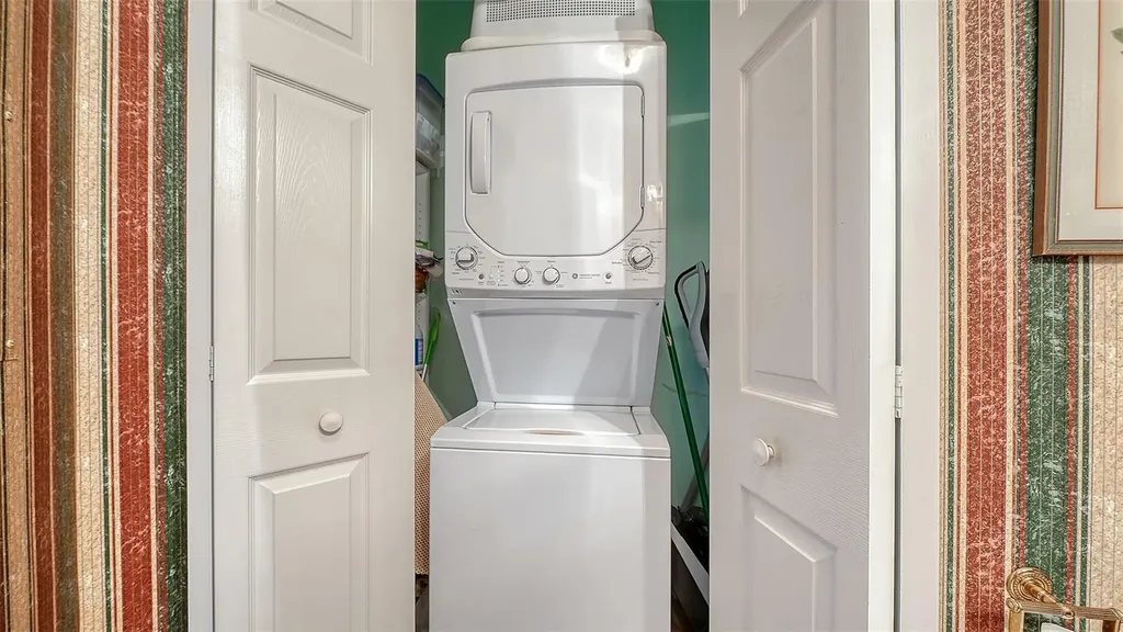 5420 Eagles Point Circle Sarasota FL 34231