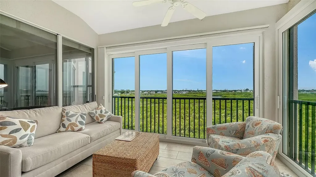 5420 Eagles Point Circle Sarasota FL 34231