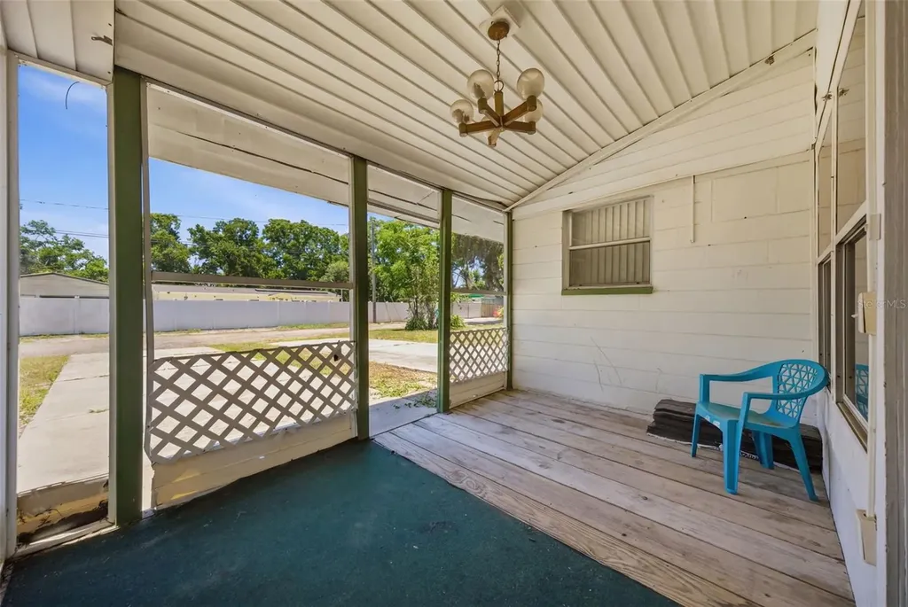 11410 Thomas Road Seffner FL 33584