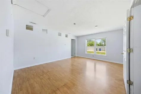 11410 Thomas Road Seffner FL 33584