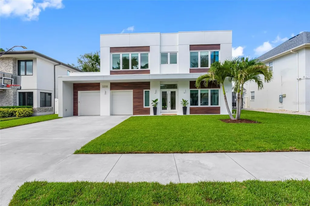 3208 W Lawn Avenue Tampa FL 33611