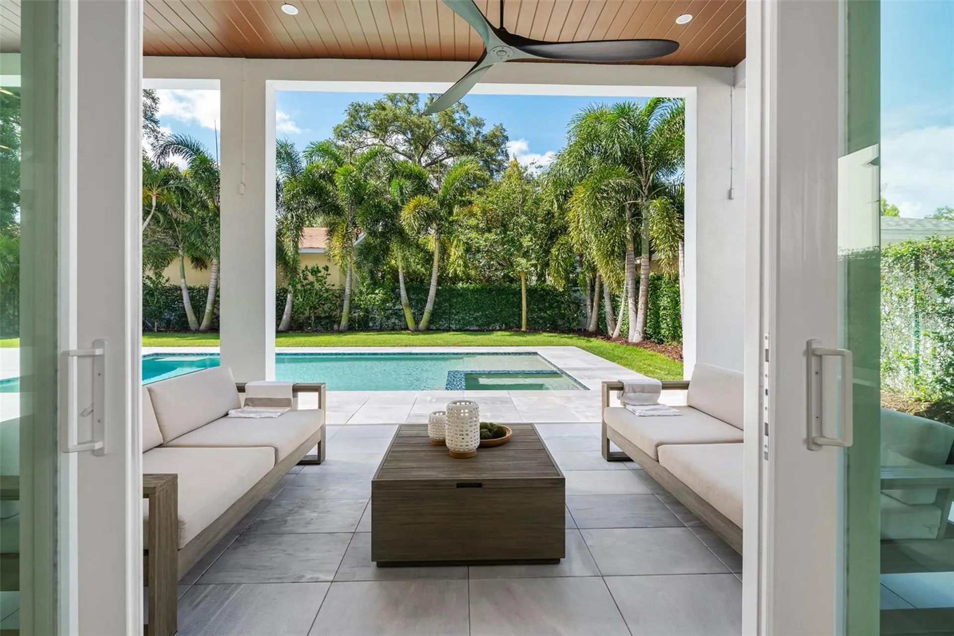 3208 W Lawn Avenue Tampa FL 33611