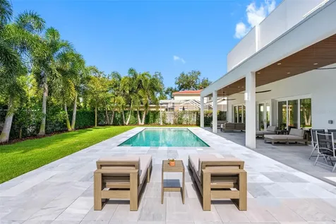 3208 W Lawn Avenue Tampa FL 33611