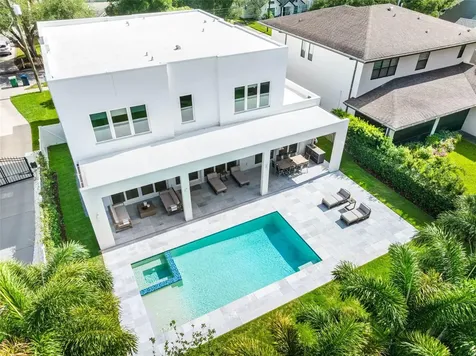 3208 W Lawn Avenue Tampa FL 33611