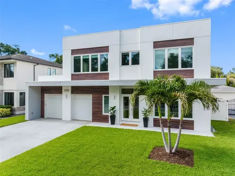 3208 W Lawn Avenue Tampa FL 33611