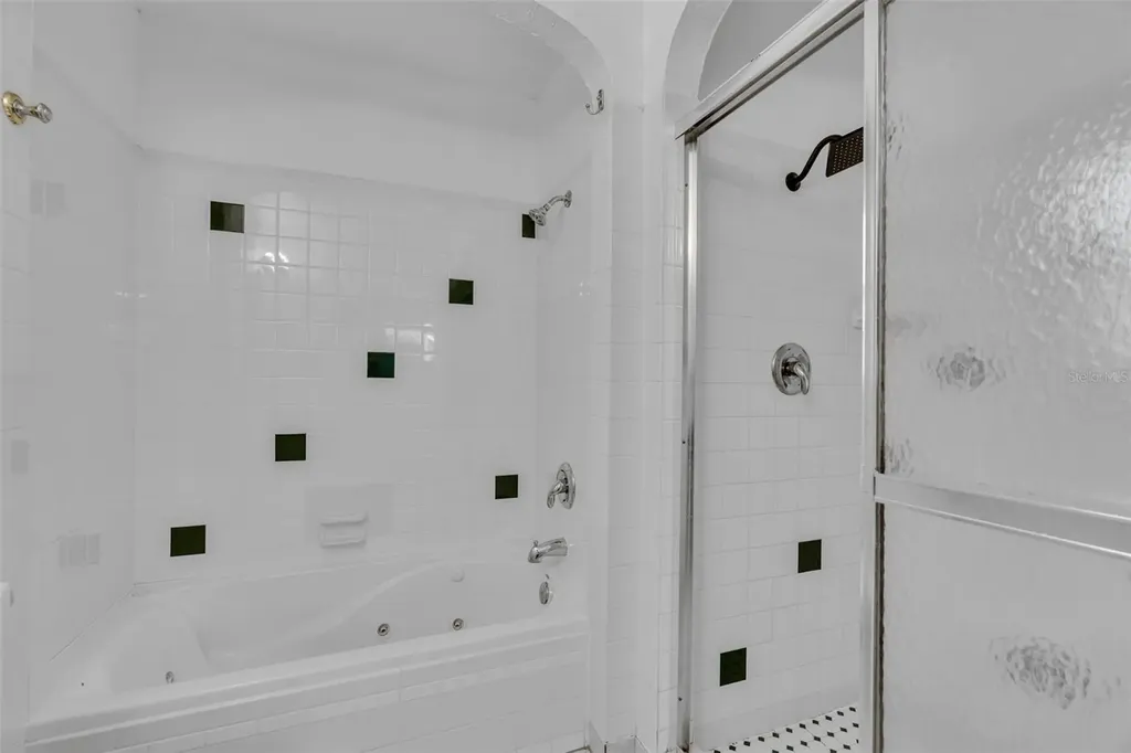 355 Mcarthur Avenue Sarasota FL 34243