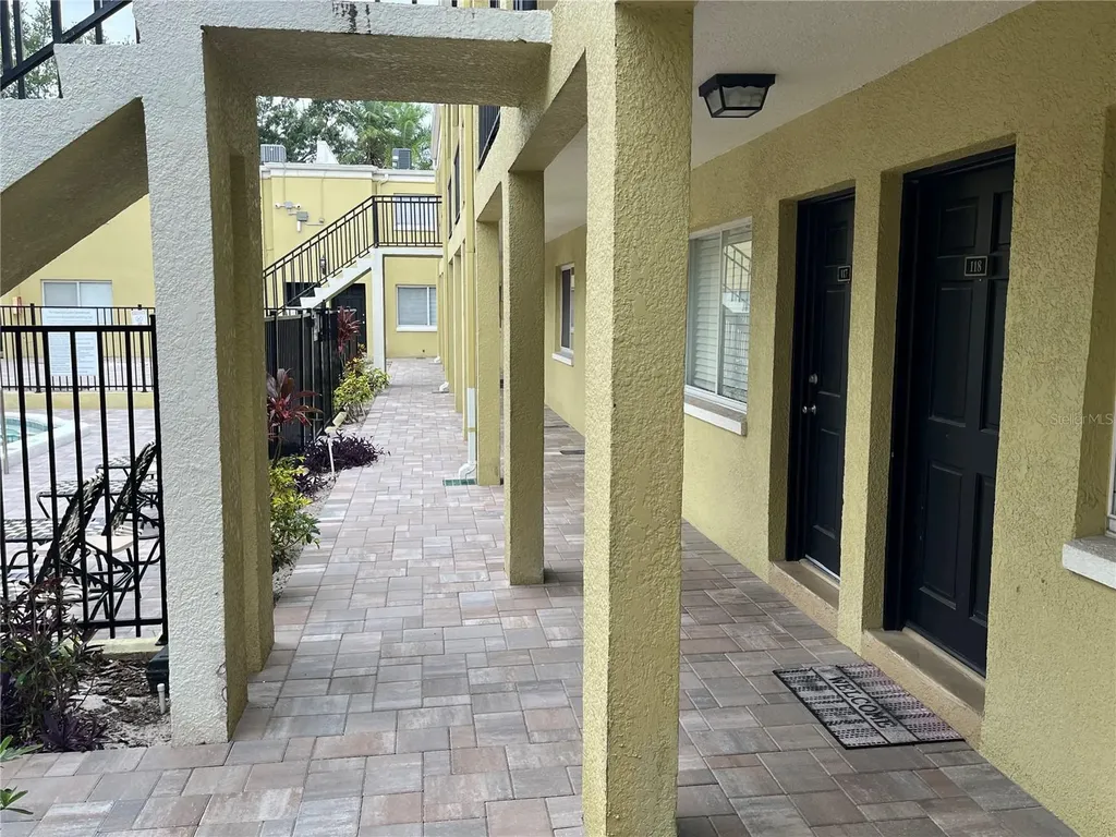 3206 W Azeele Street Tampa FL 33609