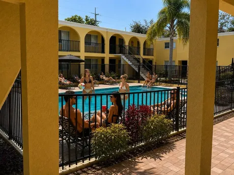 3206 W Azeele Street Tampa FL 33609
