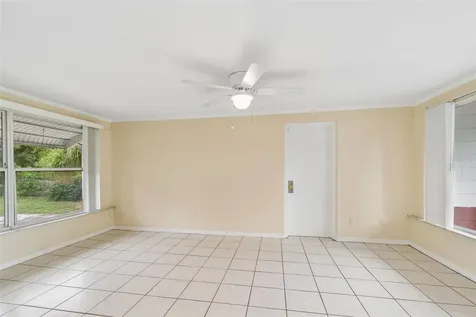 3664 29th Avenue N St Petersburg FL 33713
