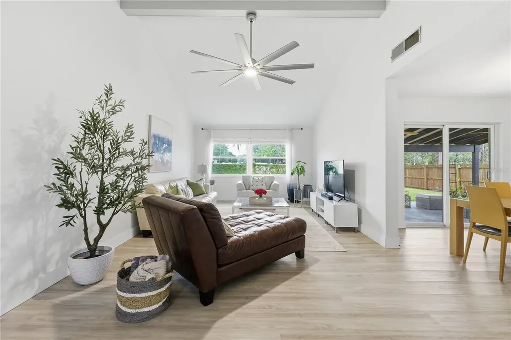 1389 Ponce De Leon Boulevard Winter Springs FL 32708