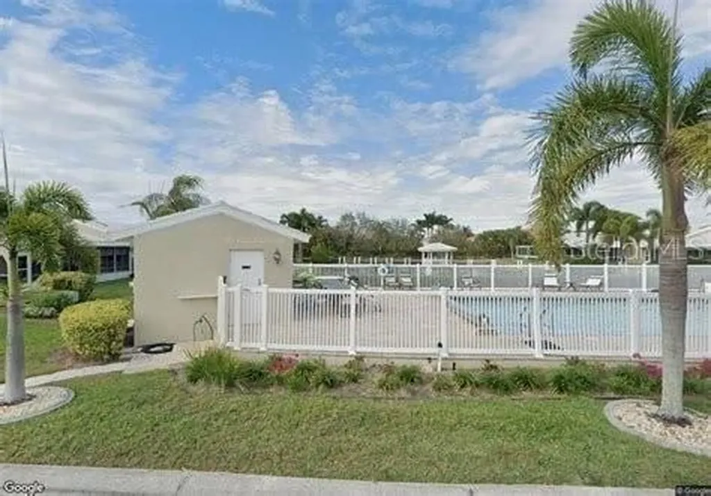 2521 W Marion Avenue Punta Gorda FL 33950
