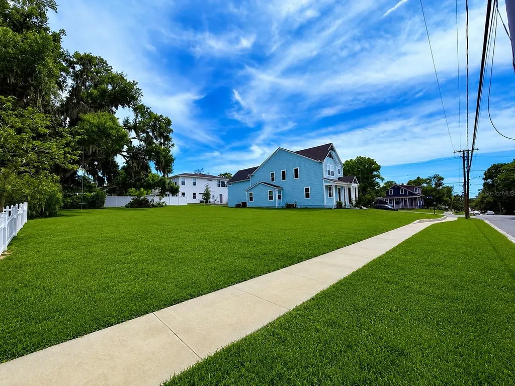 Lake Avenue Clermont FL 34711