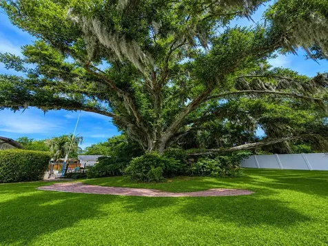 Lake Avenue Clermont FL 34711