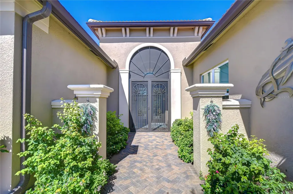 15303 Valencia Del Sol Street Wimauma FL 33598