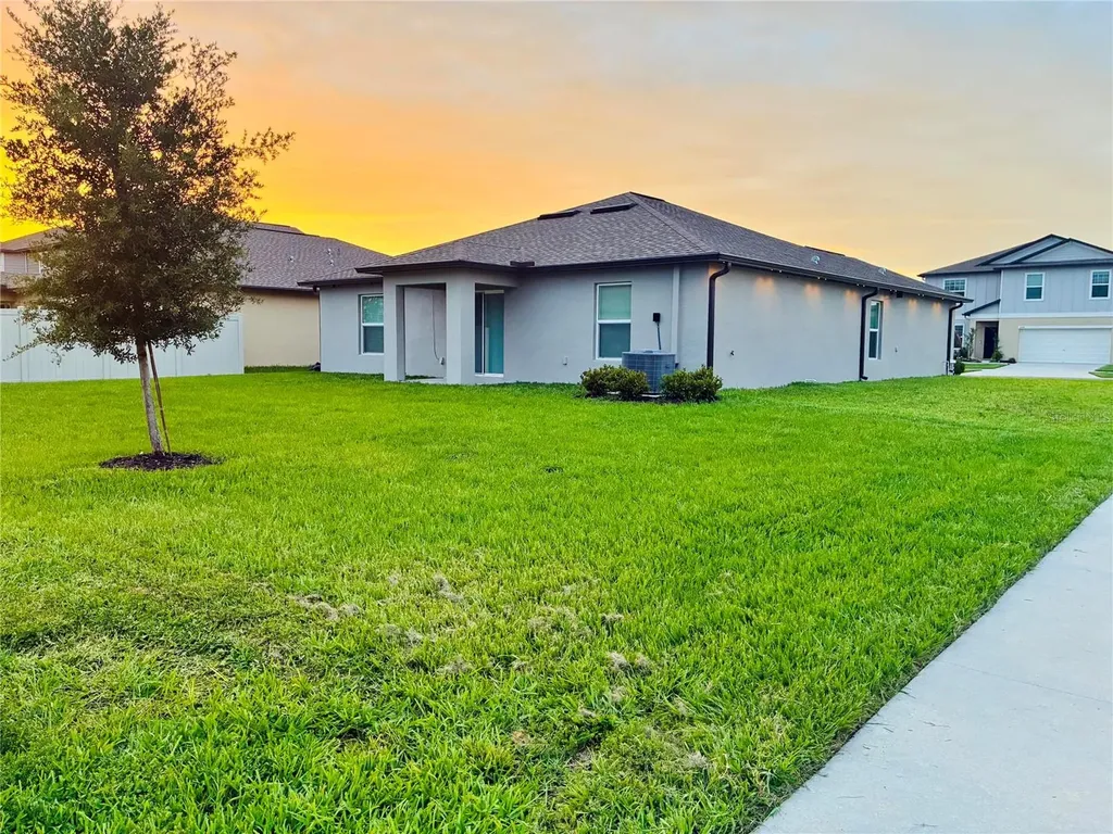 2141 Lanier Road Zephyrhills FL 33541