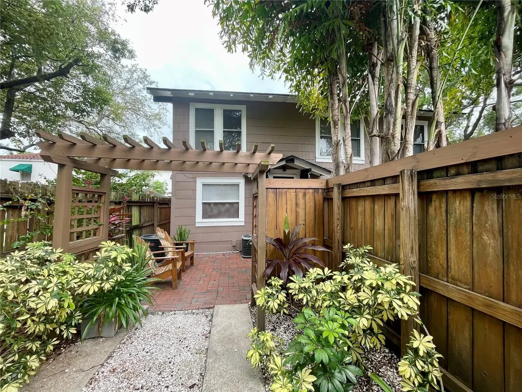 807 1/2 S Fremont Avenue Tampa FL 33606