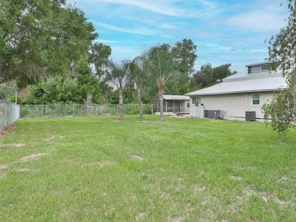 3016 N Maryland Avenue Plant City FL 33563