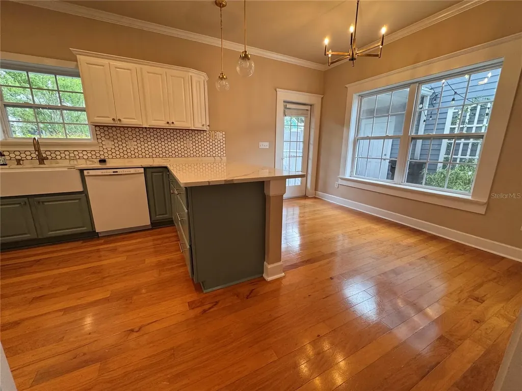 5020 NW 10th Place Gainesville FL 32605