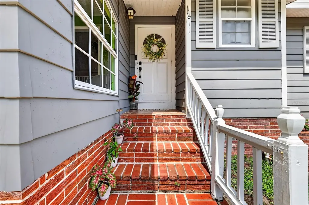 1811 Hilltop Drive Mount Dora FL 32757
