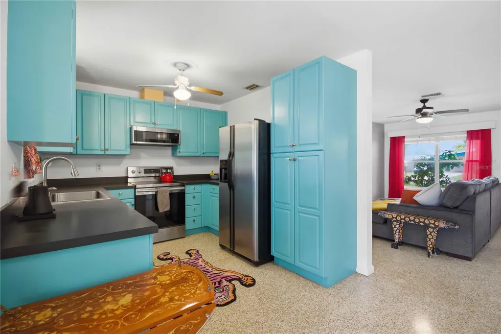 330 Crosby Court Sarasota FL 34237