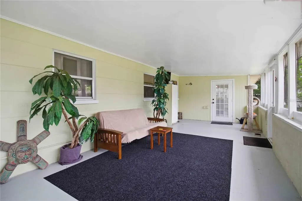 330 Crosby Court Sarasota FL 34237