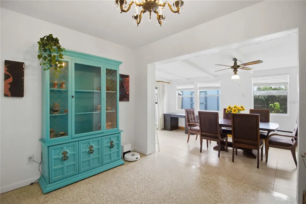 330 Crosby Court Sarasota FL 34237