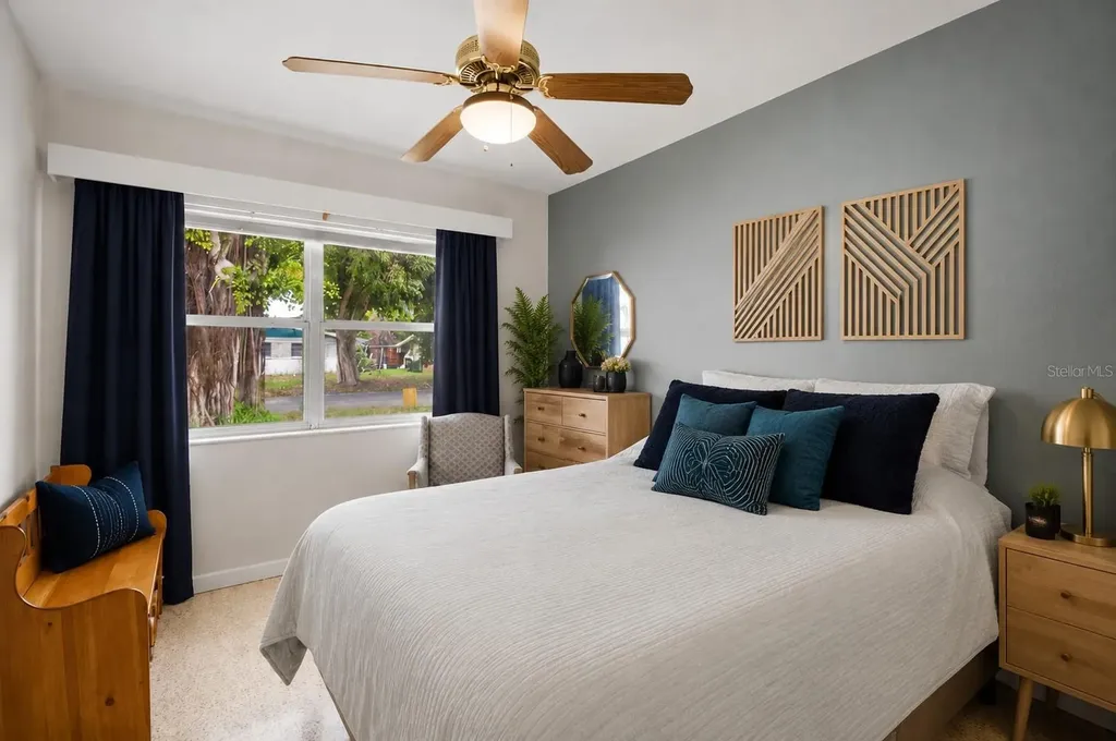 330 Crosby Court Sarasota FL 34237